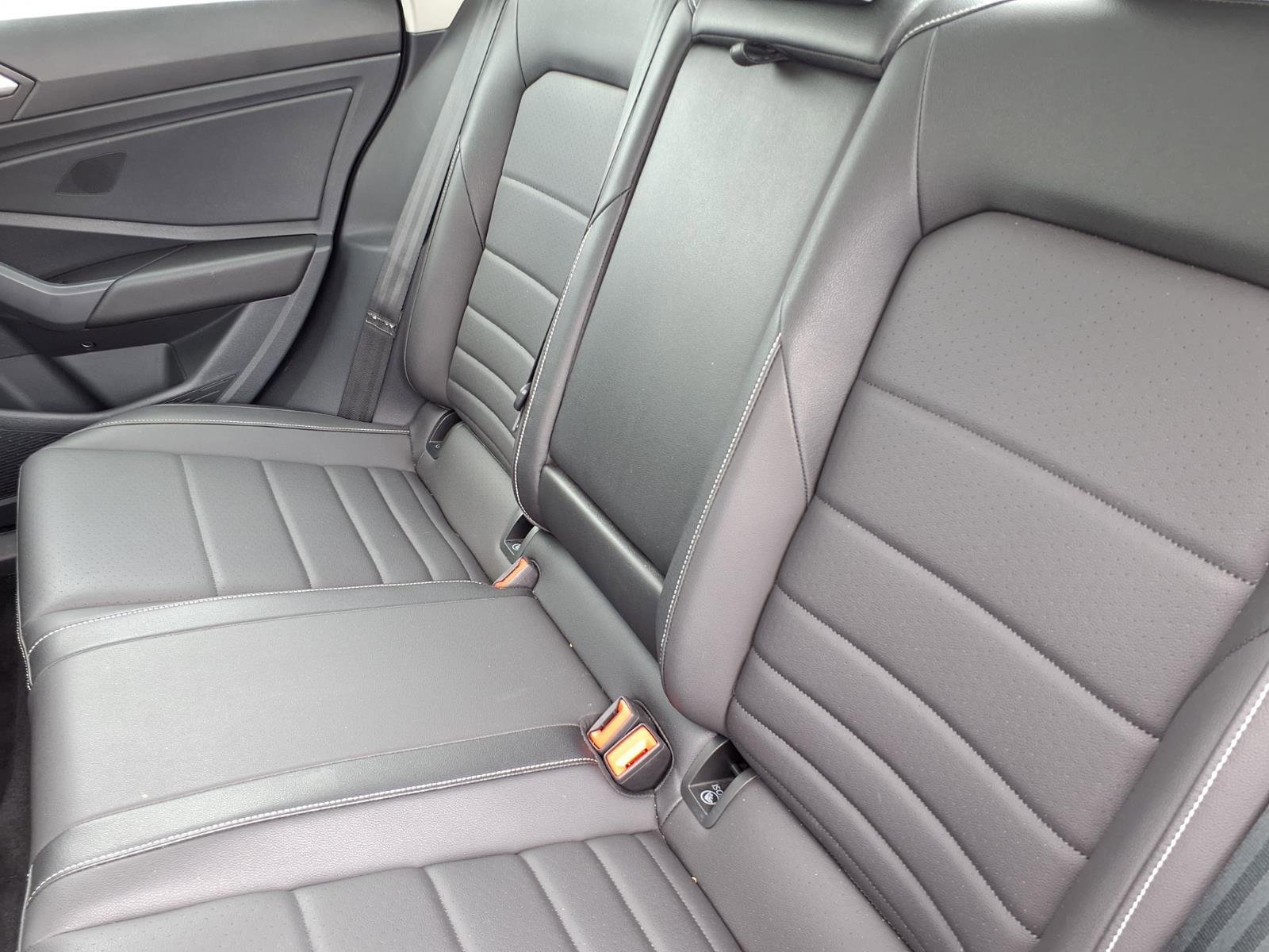 Used 2024 Volkswagen Jetta SE FWD image 7
