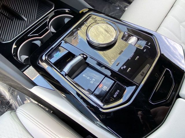 Used 2025 BMW i5 eDrive40i w/ Premium Package image 22