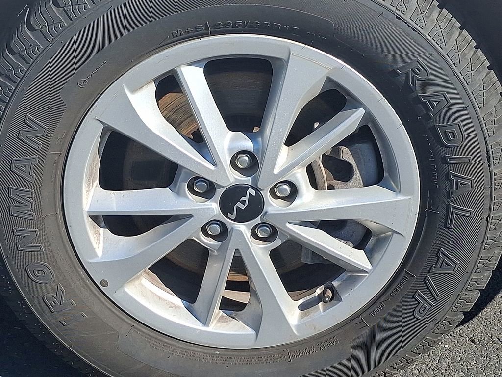 Certified 2024 Kia Carnival LX image 8