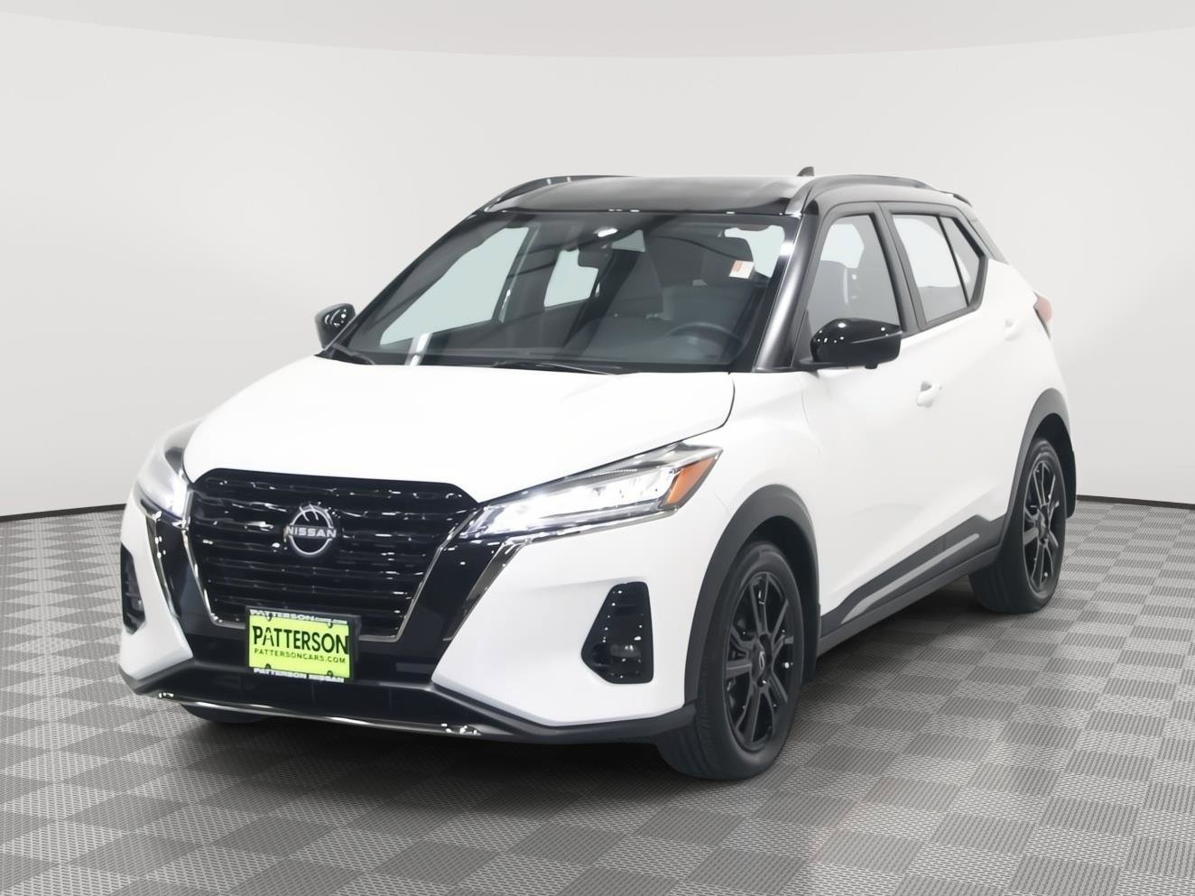 Used 2024 Nissan Kicks SR w/ SR Premium Package image 4