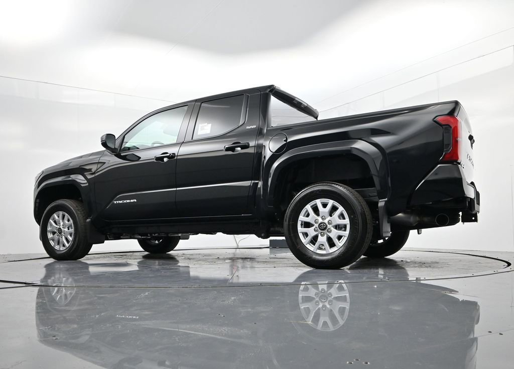 Used 2025 Toyota Tacoma SR5 image 34