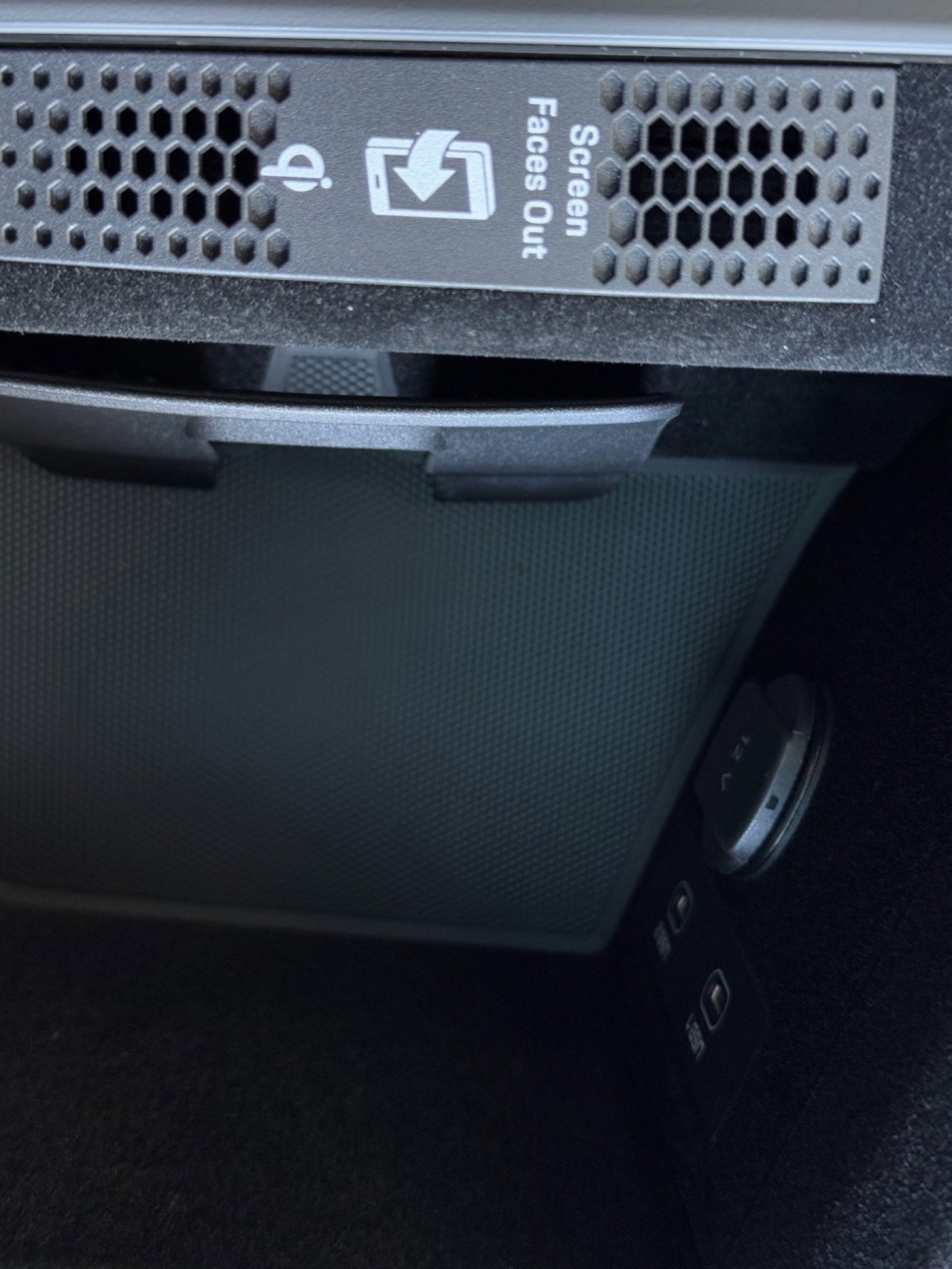 Used 2020 Porsche Taycan 4S image 34