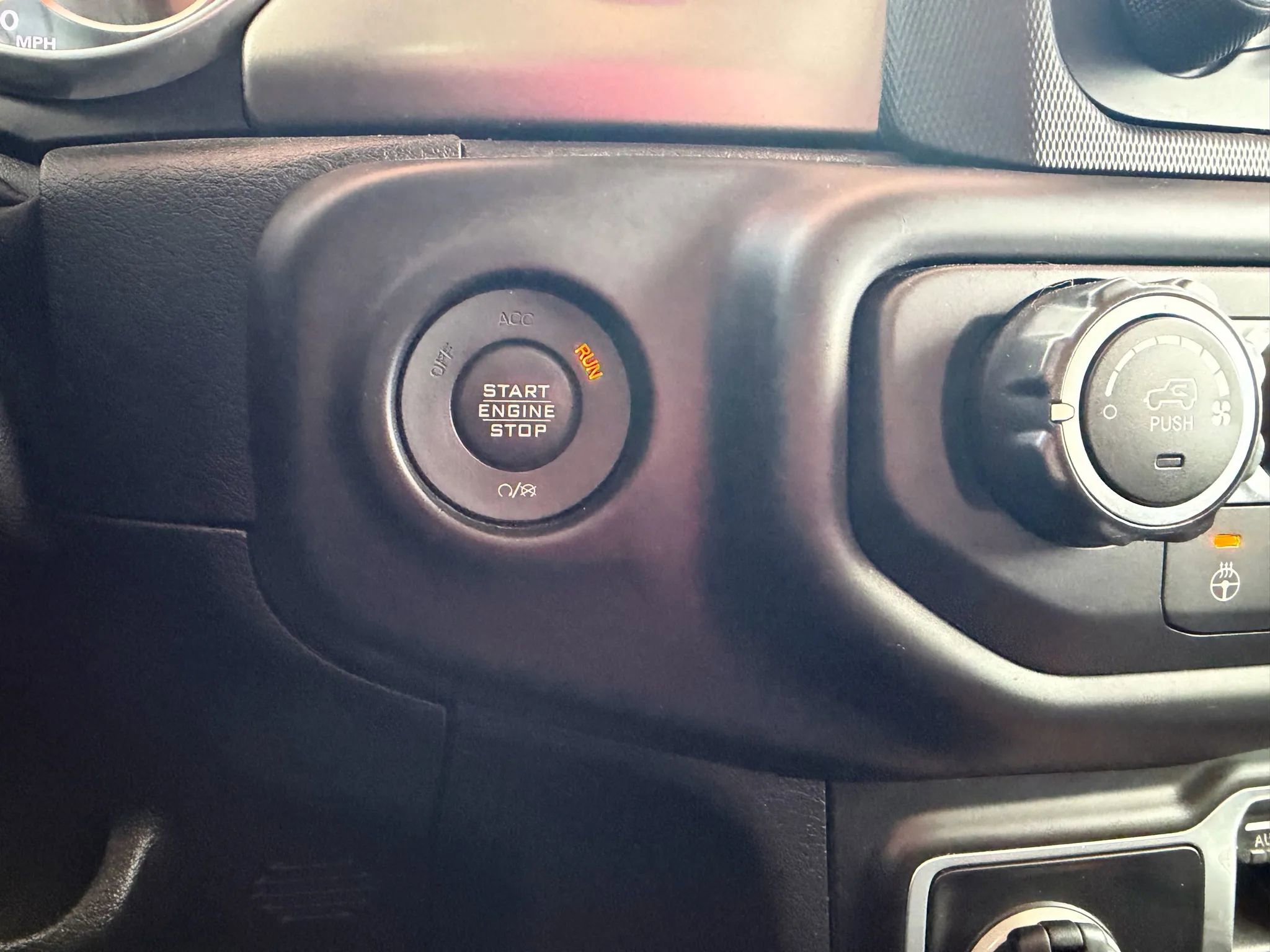 Used 2018 Jeep Wrangler Unlimited Sport S image 23