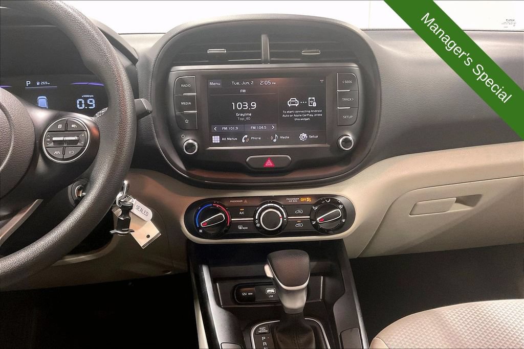 Used 2025 Kia Soul LX w/ LX Technology Package FWD image 7