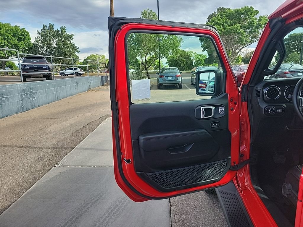 Used 2021 Jeep Wrangler Unlimited Sahara AWD/4WD image 11