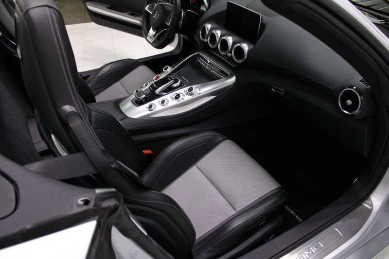 Used 2019 Mercedes-Benz AMG GT Roadster image 8