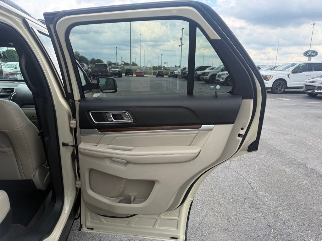 Used 2018 Ford Explorer Limited w/ Ford Safe & Smart Package AWD/4WD image 59