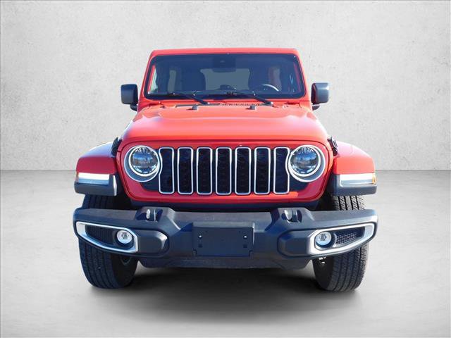 Used 2025 Jeep Wrangler Sahara image 2