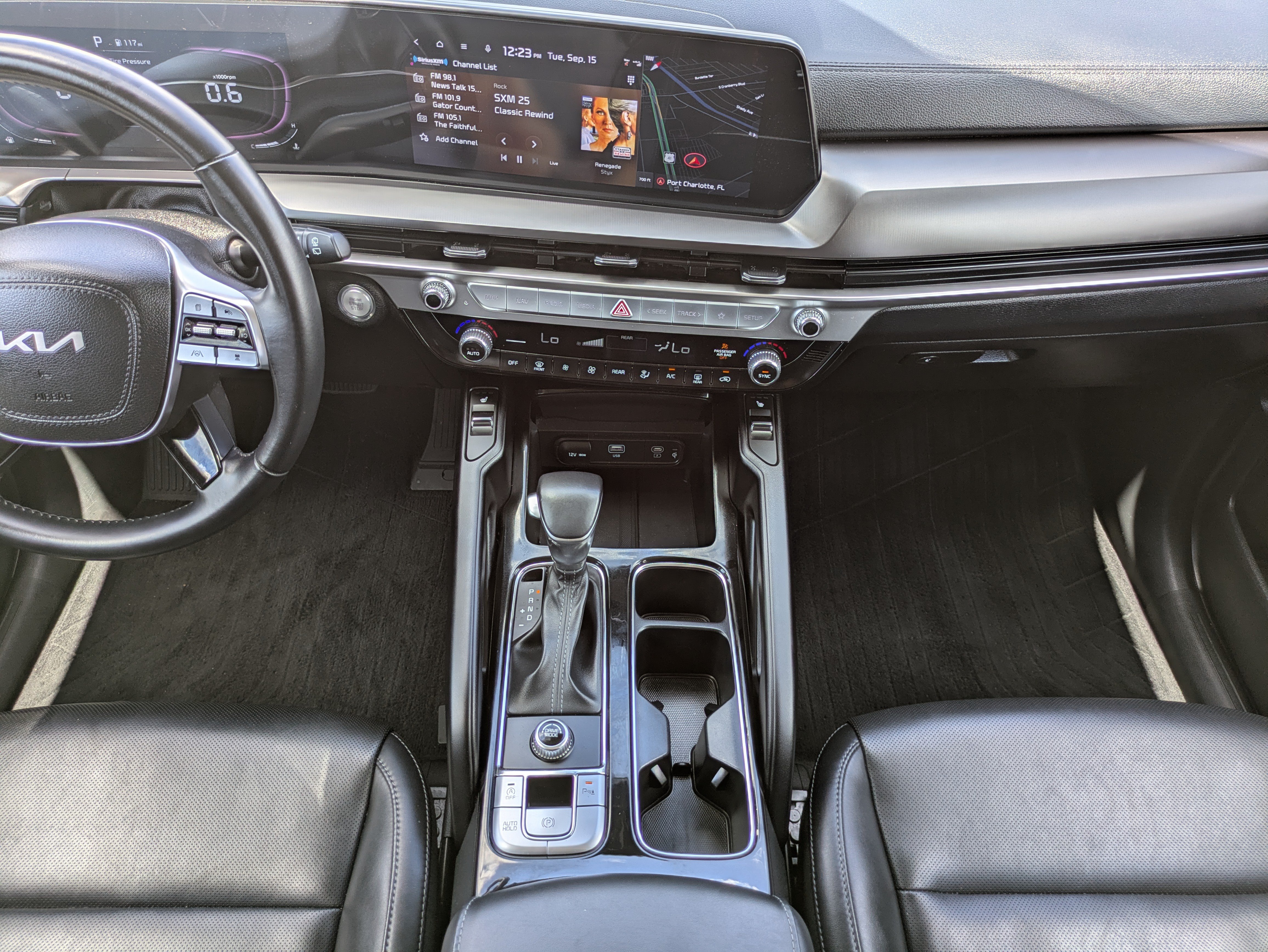 Certified 2024 Kia Telluride S w/ S Sunroof Package FWD image 35