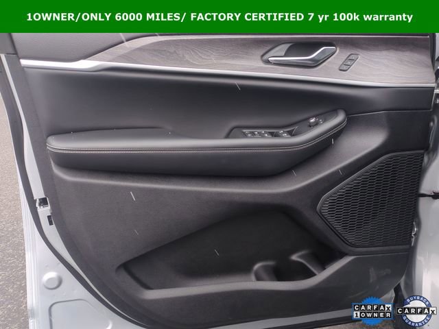 Used 2023 Jeep Grand Cherokee L Limited w/ Luxury Tech Group II image 32