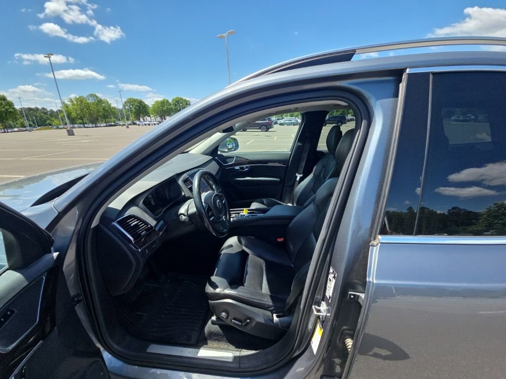 Used 2016 Volvo XC90 T6 Momentum w/ Protection Package Plus AWD/4WD image 9