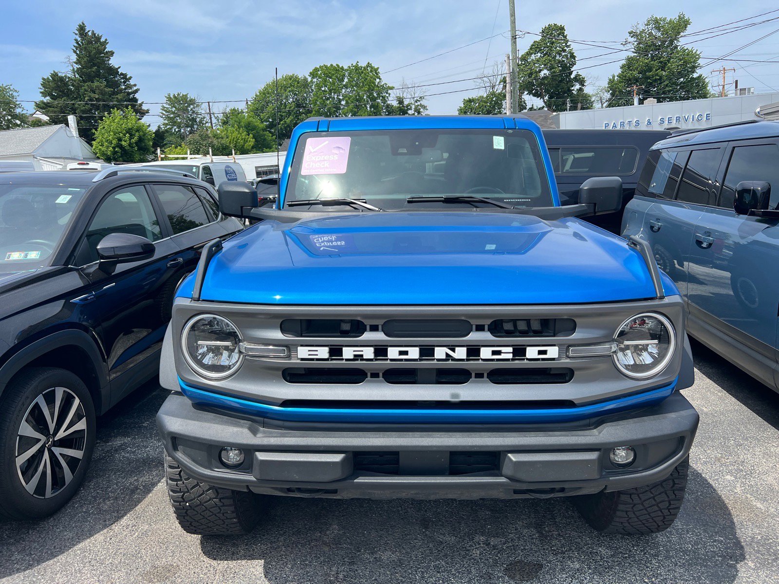 Used 2023 Ford Bronco Big Bend w/ Sasquatch Package AWD/4WD image 2