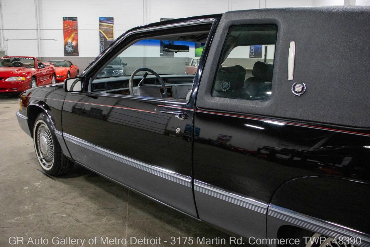 Used 1990 Cadillac Fleetwood Coupe FWD image 22