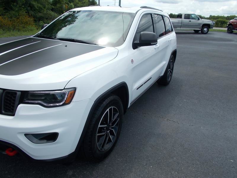 Used 2021 Jeep Grand Cherokee Trailhawk w/ Premium Lighting Group AWD/4WD image 8