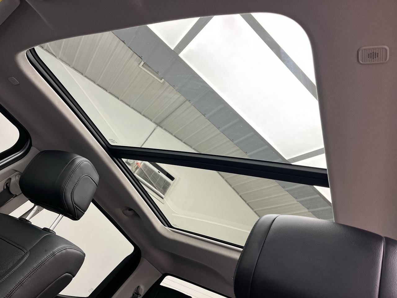 Used 2024 Toyota Tundra Limited image 7