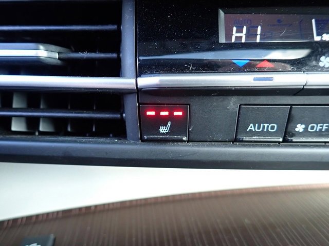 Used 2024 Toyota Sienna XLE image 25