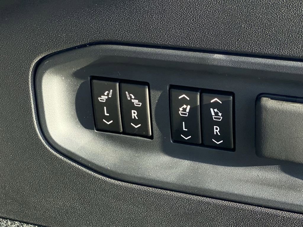 New 2026 Cadillac Vistiq Sport w/ LPO, Premium Carpet Package image 40