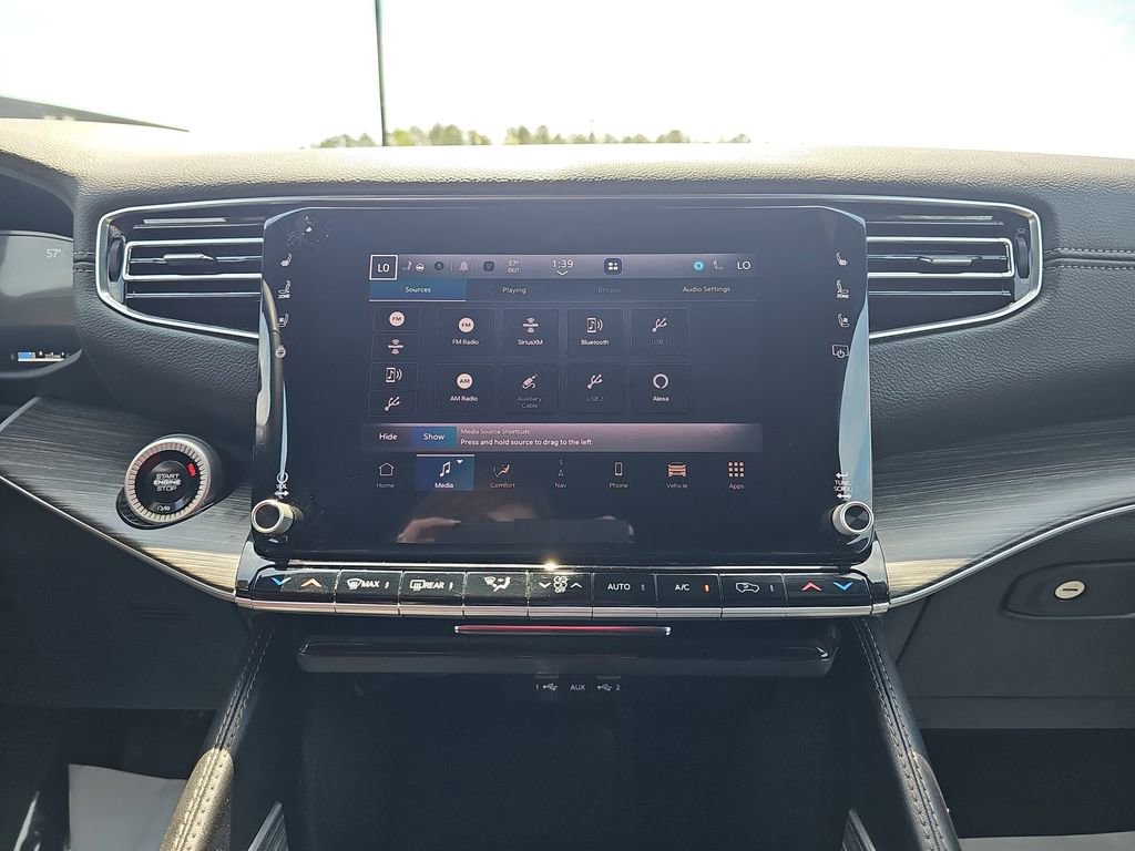 Used 2024 Jeep Wagoneer L Series II w/ Flexible Seating Group image 26