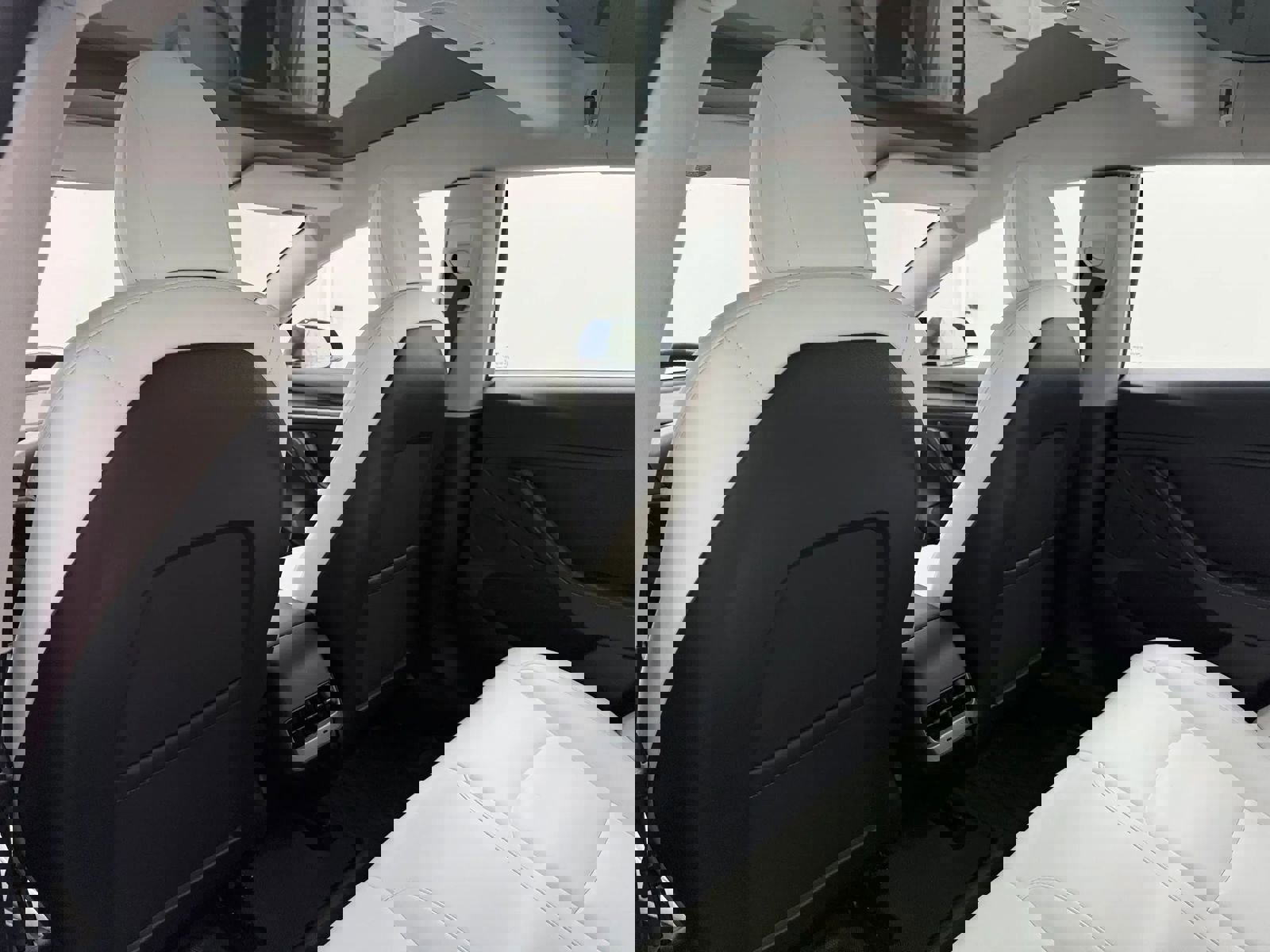 Used 2023 Tesla Model 3 Performance image 16