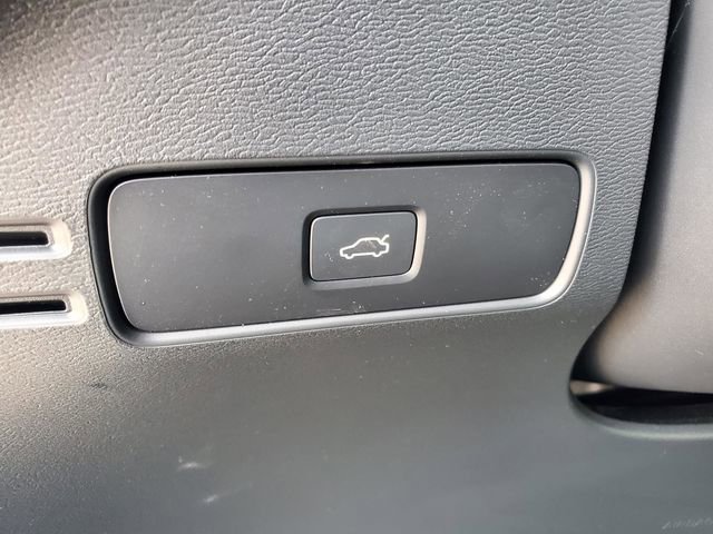 Certified 2026 Volvo XC40 B5 Core w/ Climate Package AWD/4WD image 16