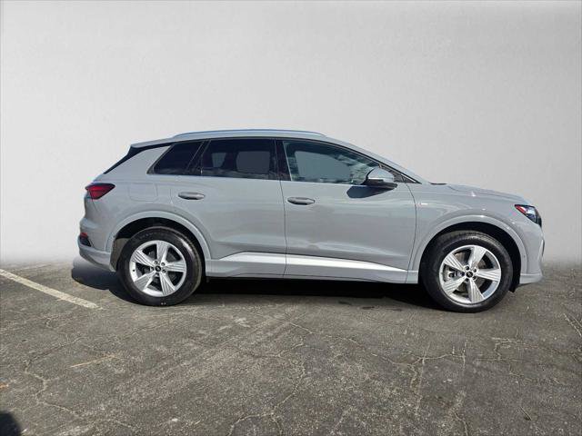 Used 2023 Audi Q4 e-tron Premium Plus w/ Premium Plus AWD/4WD image 2