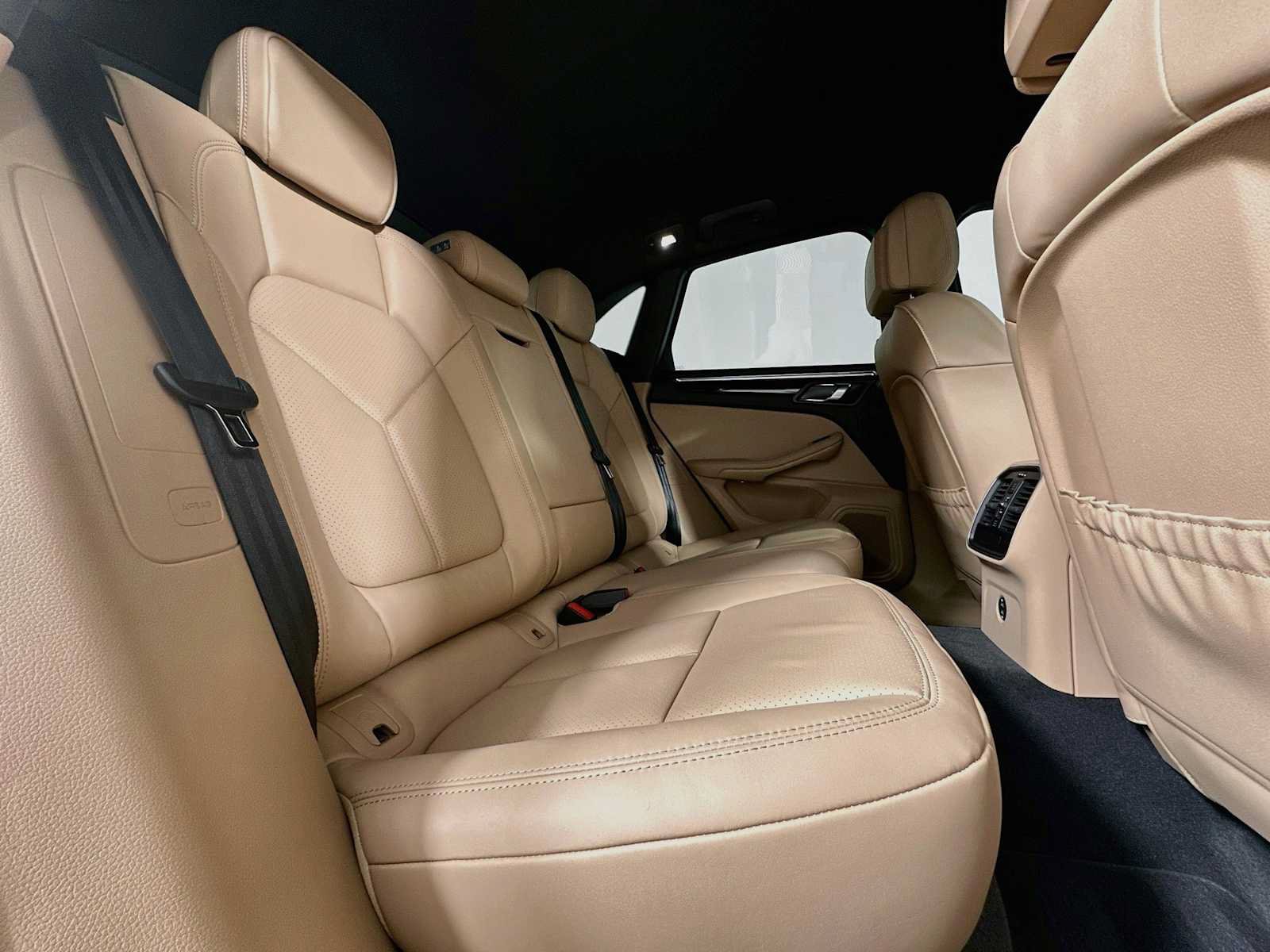 Certified 2026 Porsche Macan S AWD/4WD image 27