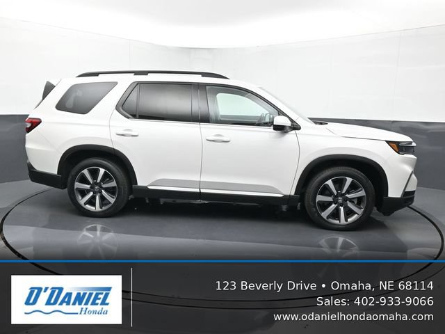 Used 2023 Honda Pilot Touring image 7