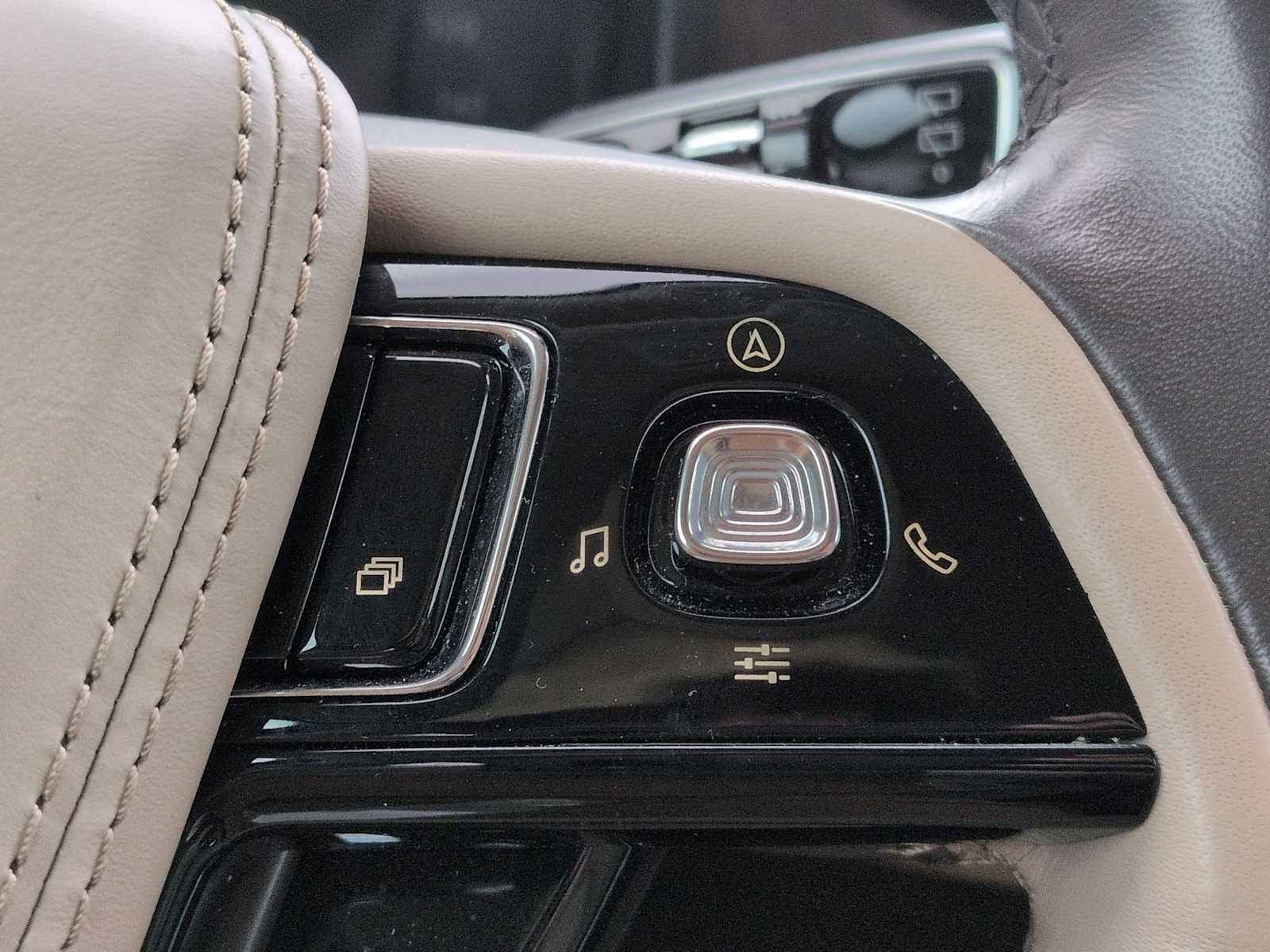 Used 2023 Lincoln Aviator Reserve w/ Equipment Group 201A AWD/4WD image 27