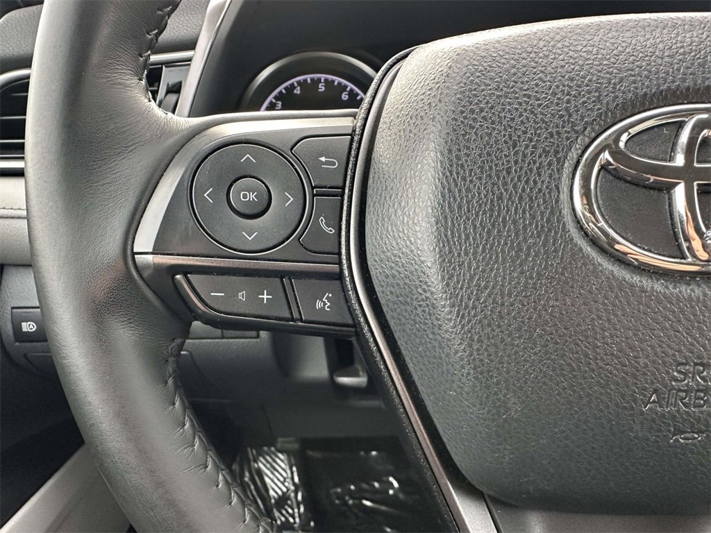 Used 2024 Toyota Camry SE image 12