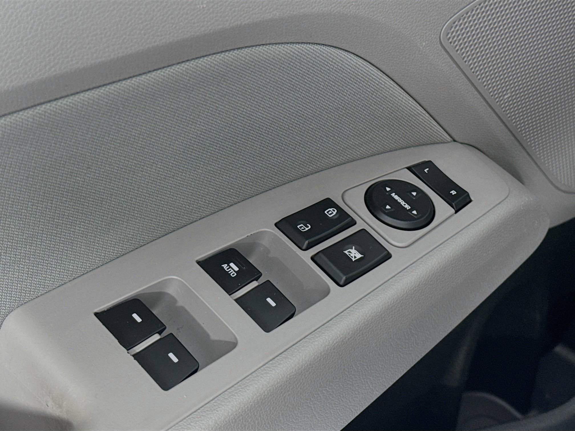 Used 2018 Hyundai Elantra Value Edition w/ Cargo Package image 17