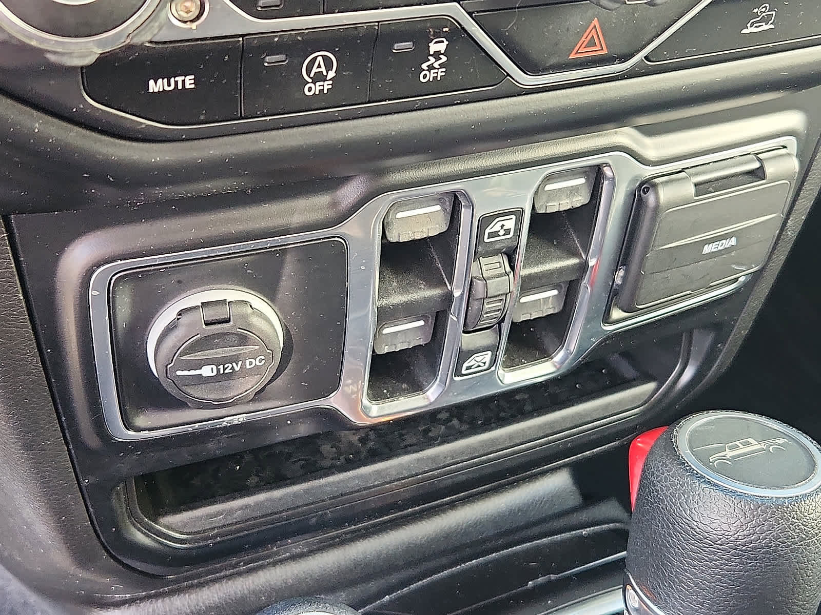 Used 2022 Jeep Gladiator Sport image 26