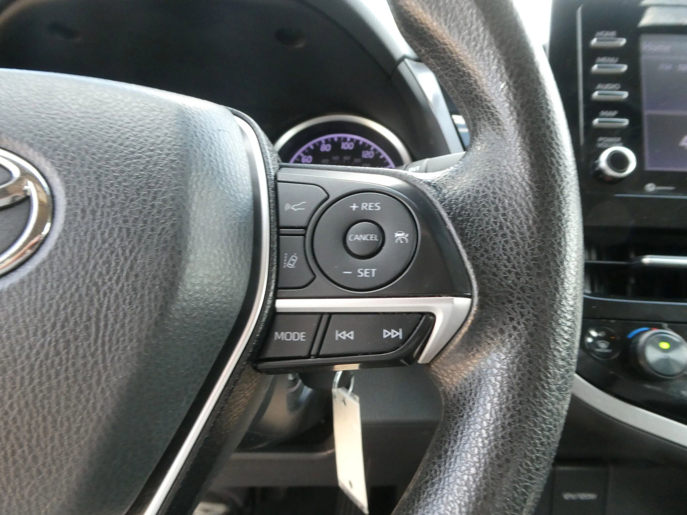 Used 2022 Toyota Camry LE FWD image 19