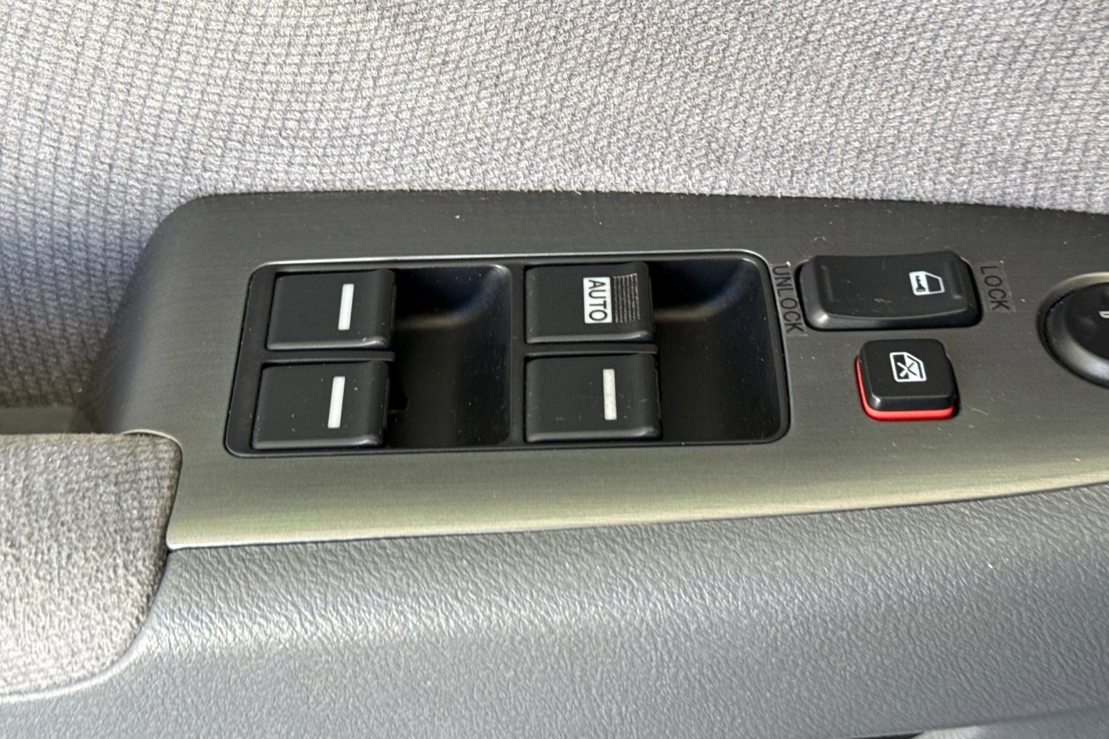 Used 2005 Honda Odyssey EX image 12