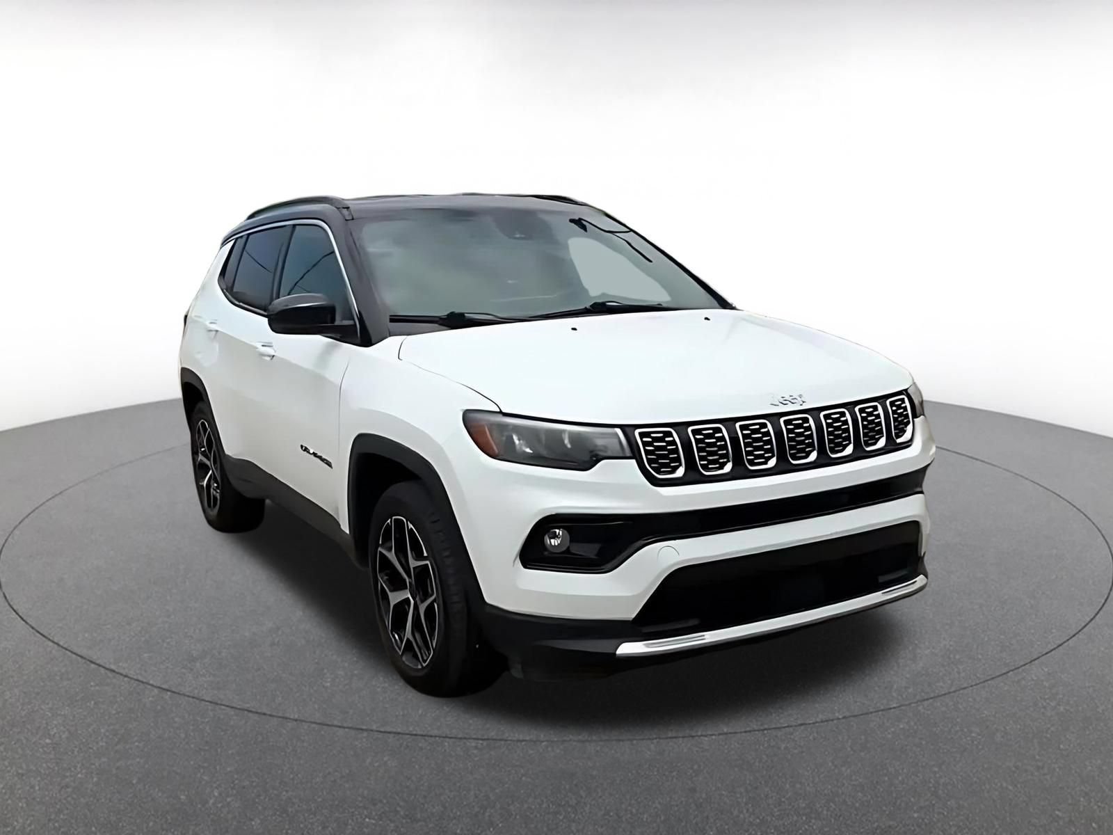 Used 2025 Jeep Compass Limited AWD/4WD image 3
