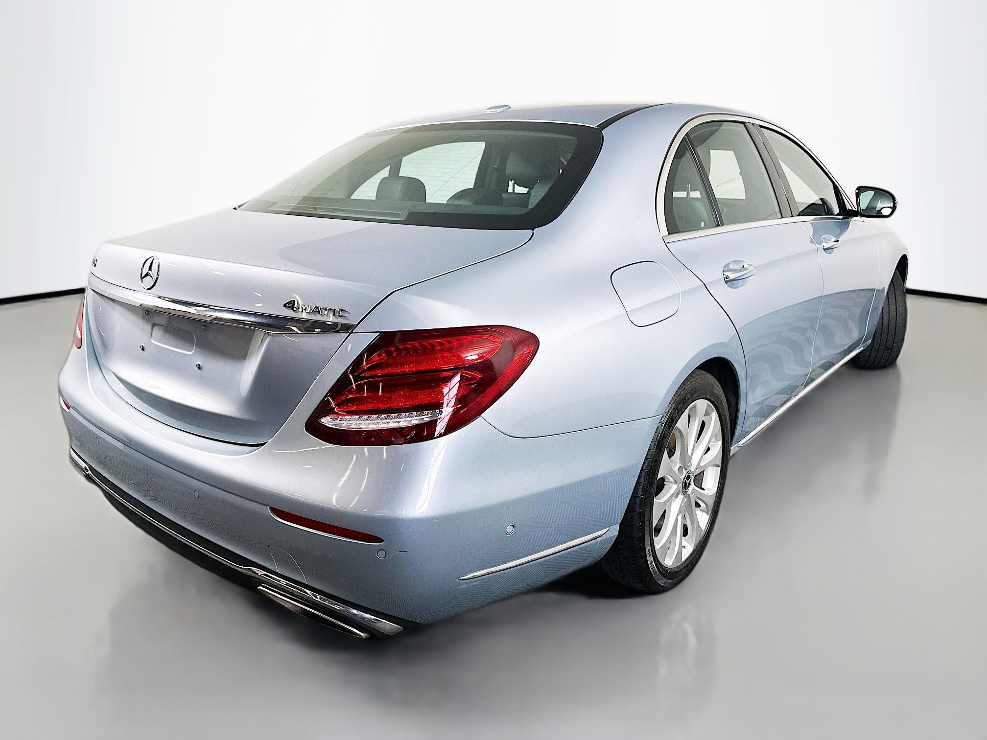 Used 2018 Mercedes-Benz E 300 4MATIC image 7