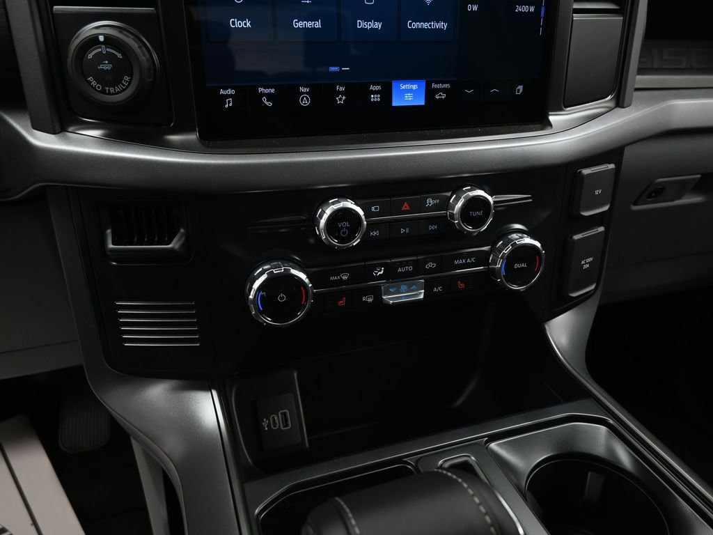 New 2025 Ford F150 Lightning XLT image 15