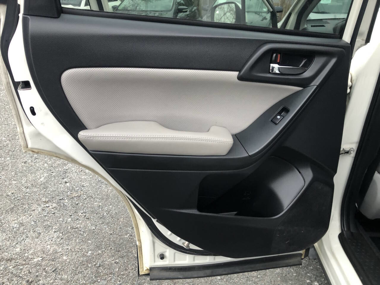 Used 2015 Subaru Forester 2.5i Limited image 14