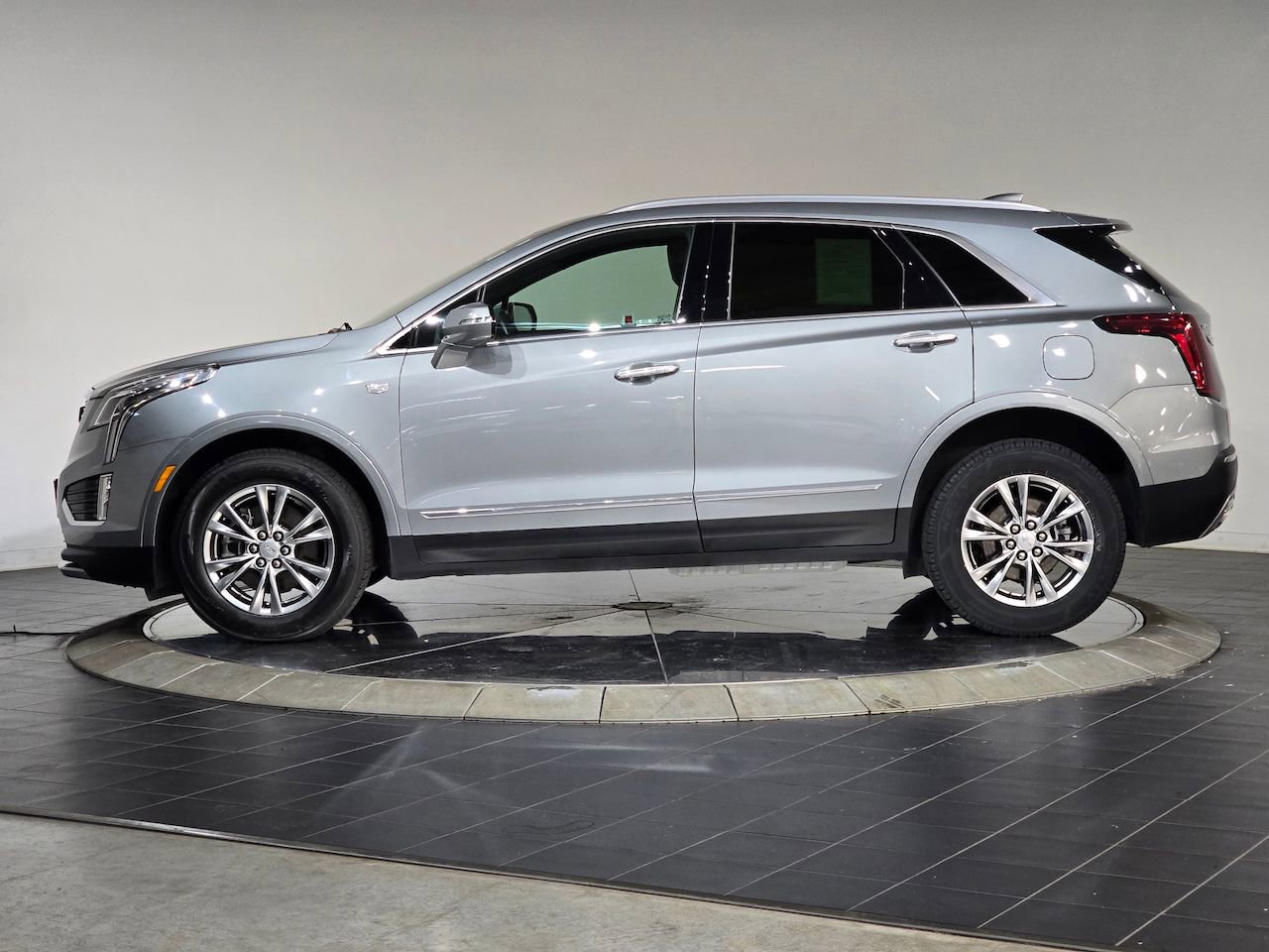 Used 2023 Cadillac XT5 Premium Luxury image 11