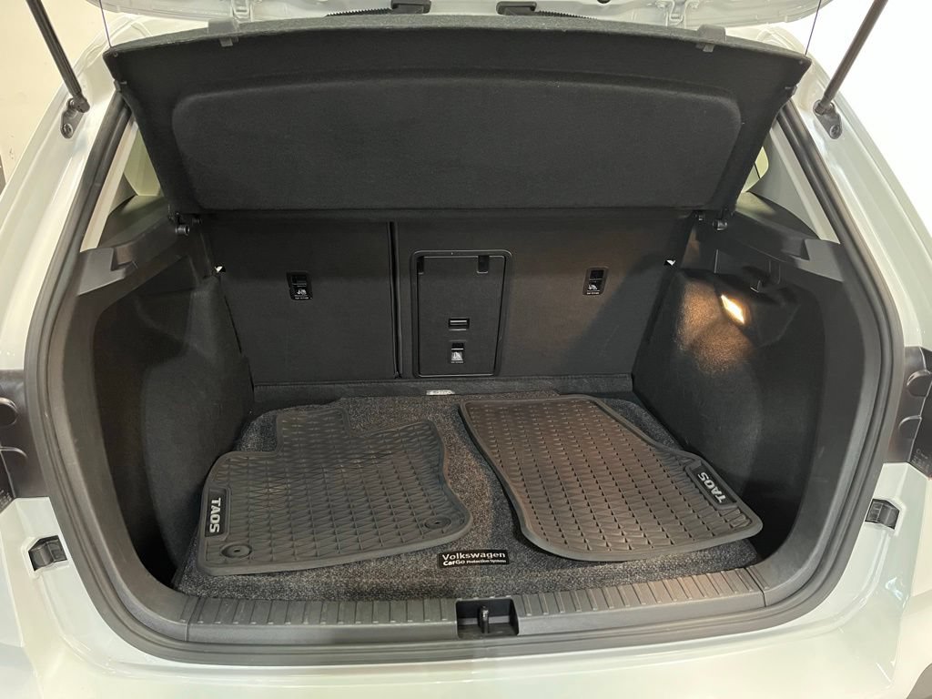 Used 2022 Volkswagen Taos SE FWD image 17