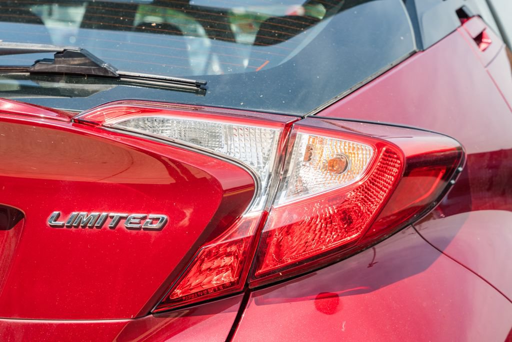 Used 2019 Toyota C-HR Limited FWD image 6