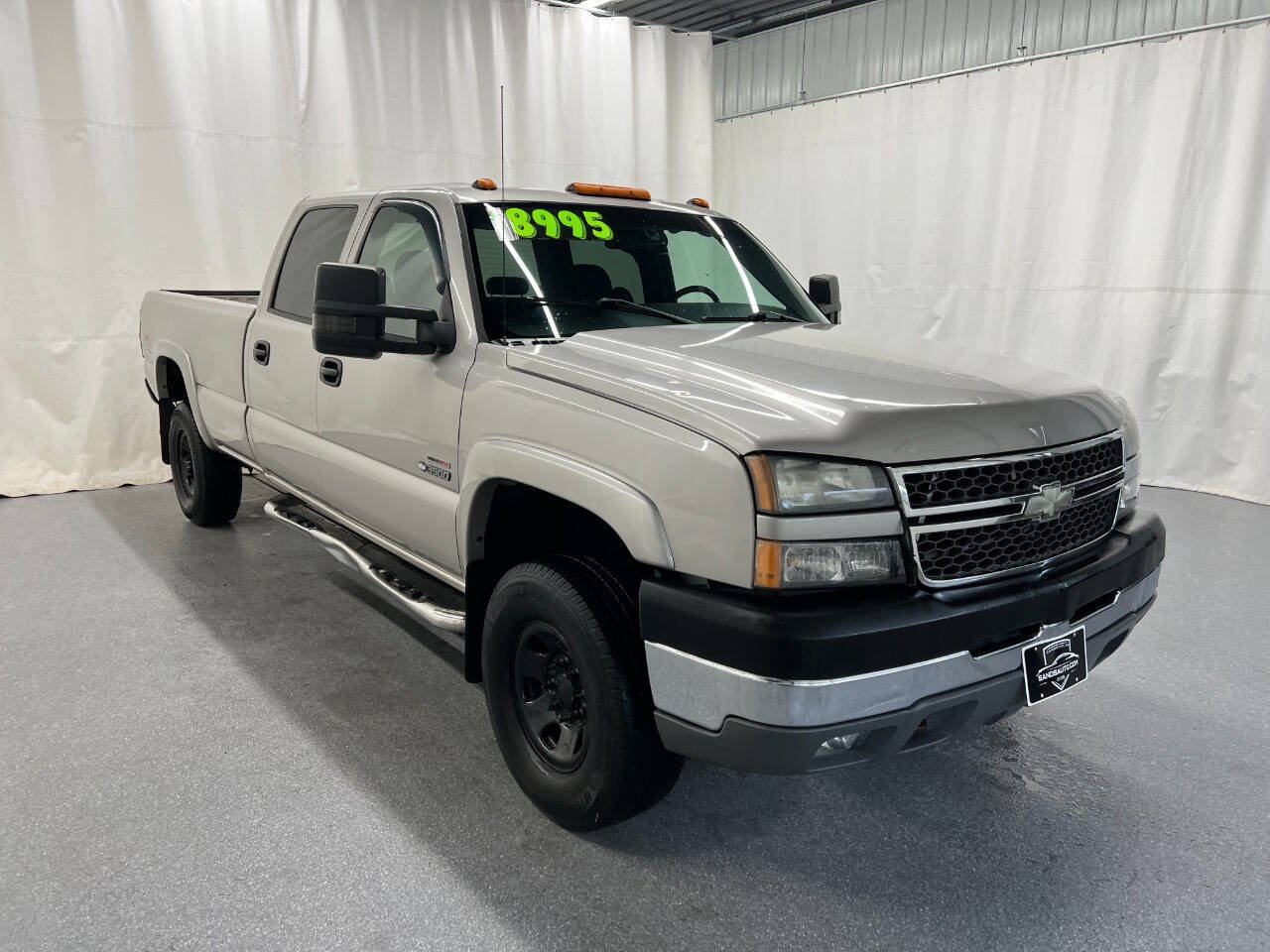 Used 2005 Chevrolet Silverado 3500 LS w/ Heavy-Duty Power Package AWD/4WD image 3
