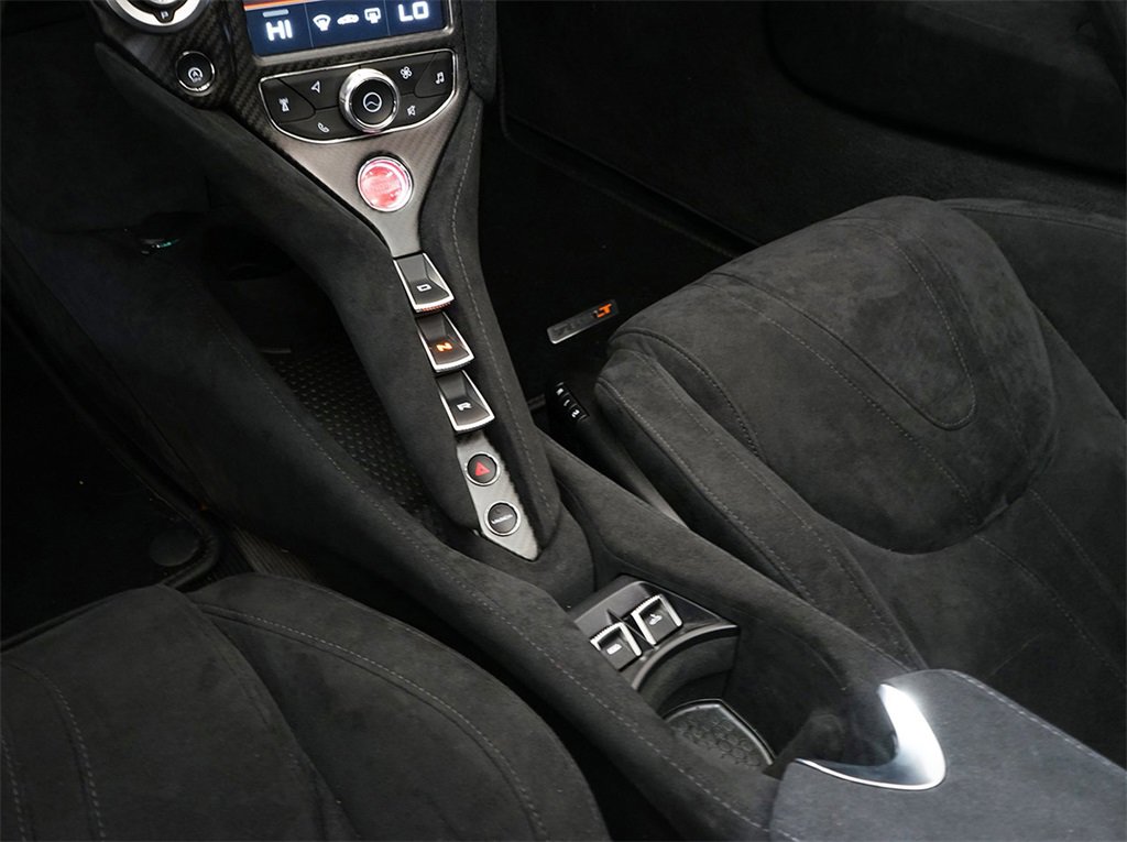 Used 2022 McLaren 765LT image 15