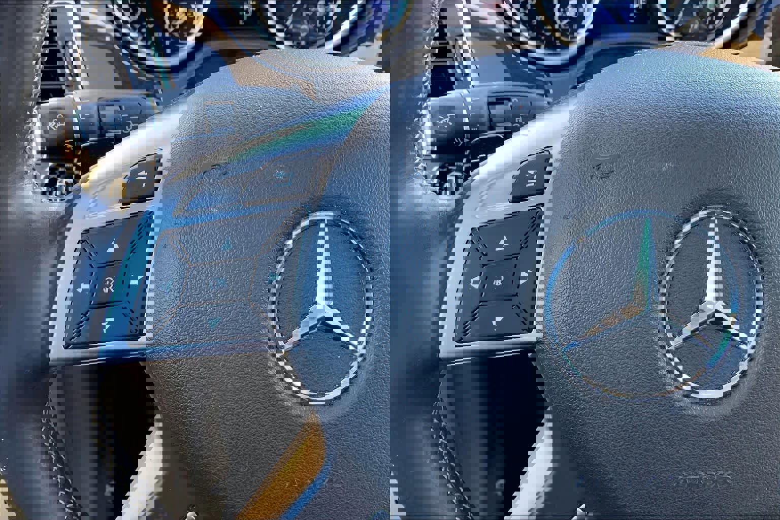 Used 2015 Mercedes-Benz ML 350 4MATIC image 24