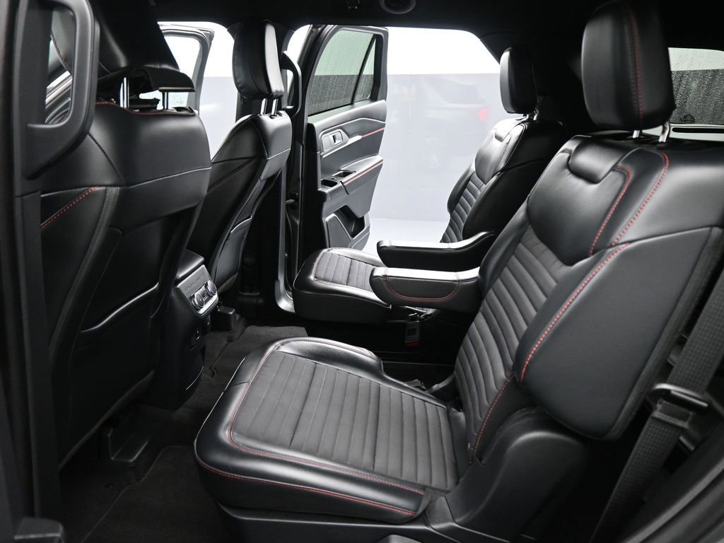 Certified 2025 Ford Explorer ST-Line image 19