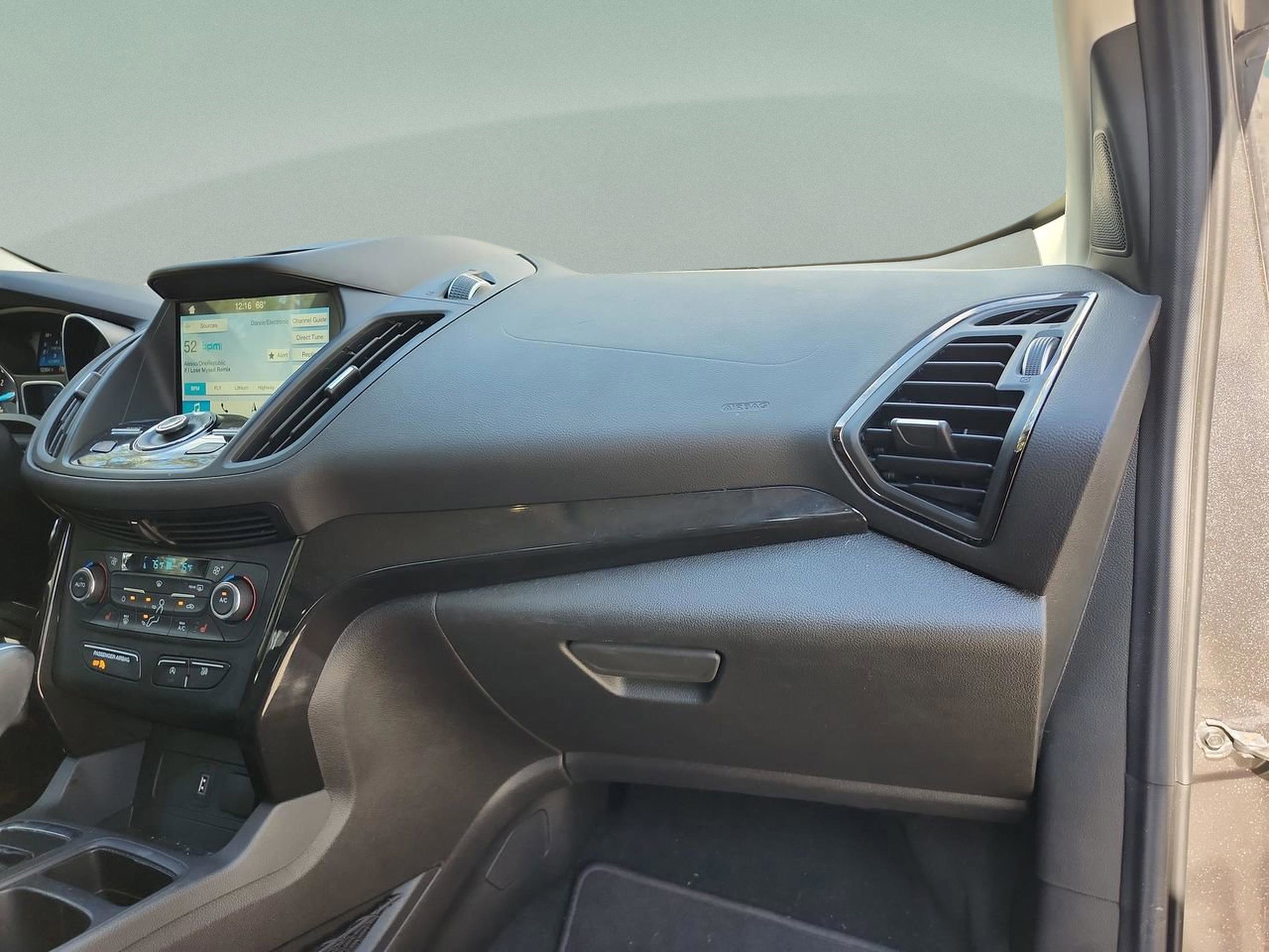 Used 2017 Ford Escape Titanium image 14