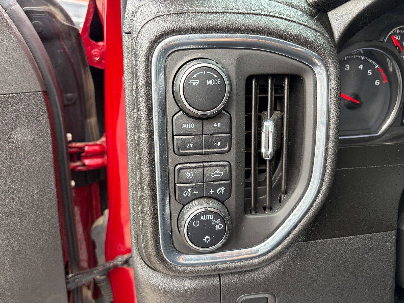 Used 2021 Chevrolet Silverado 1500 RST AWD/4WD image 10