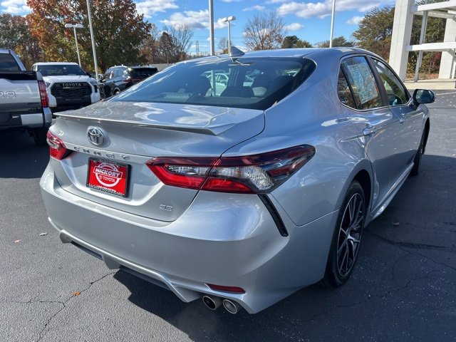 Used 2023 Toyota Camry SE image 5