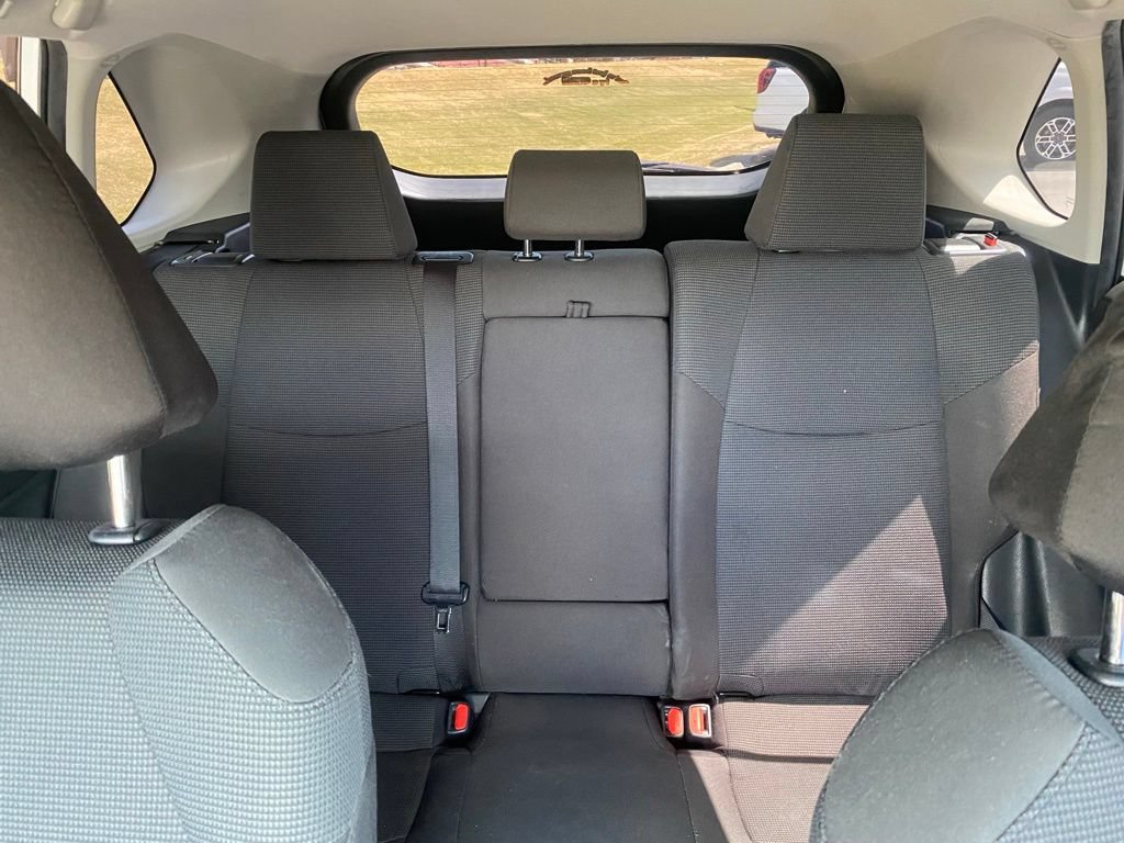 Used 2021 Toyota RAV4 LE FWD image 27