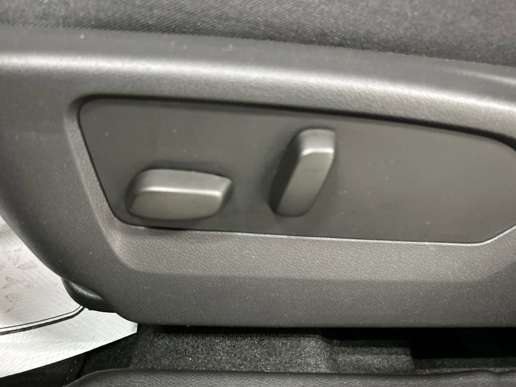 Certified 2023 Buick Envision Essence image 10