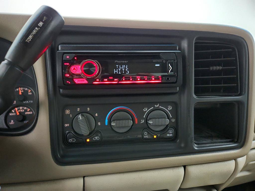 Used 2001 Chevrolet Suburban LS w/ LS Preferred Equipment Group RWD image 16
